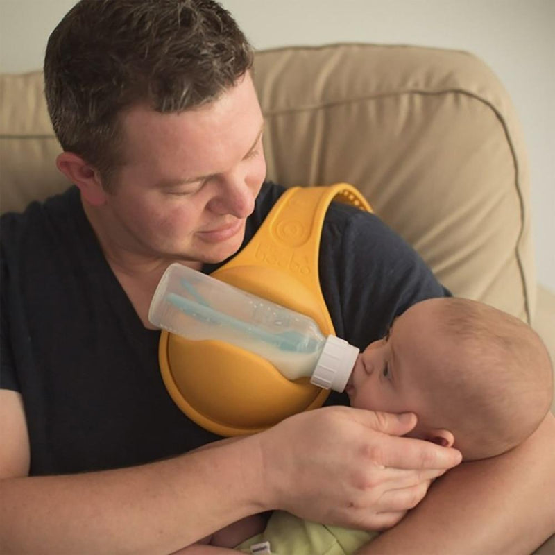 Baby Hand Free Bottle Holder - Advaniche